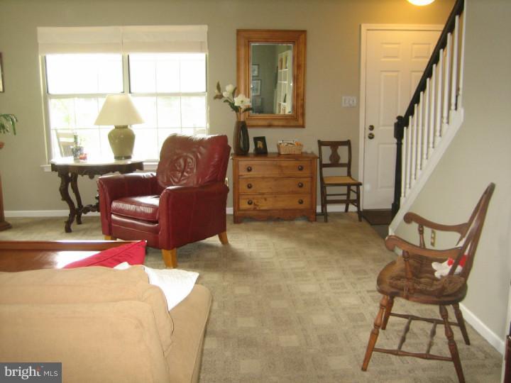 17 Withams Road Newark, DE 19711 - Photo 5 of 22 Living Room
