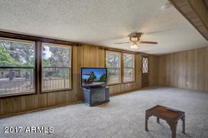 553 North Mountain View Road Payson, AZ 85541 - Photo 2 of 8 553 N. Mountain view living room