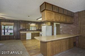 553 North Mountain View Road Payson, AZ 85541 - Photo 5 of 8 553 N. Muntain view brakfast bar