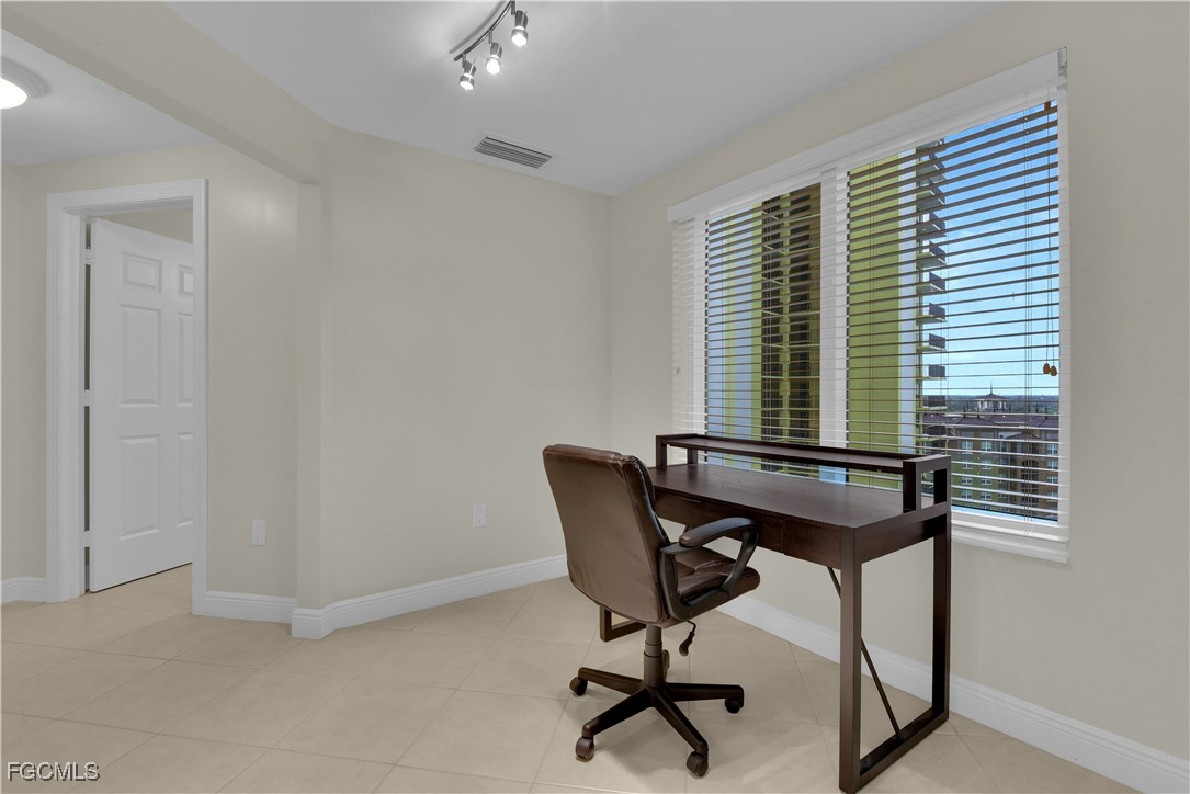 2745 First Street, Unit 1006 Fort Myers, FL 33916 - Photo 13 of 36