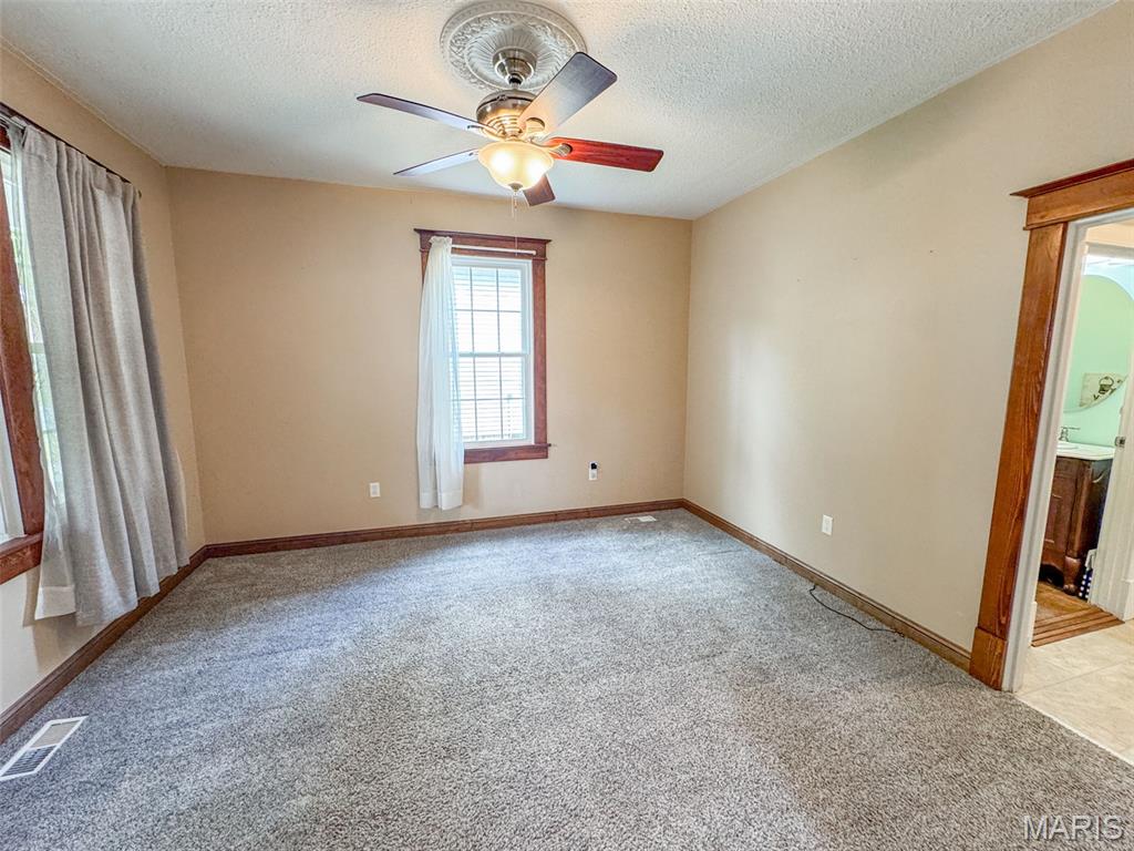 1405 Olive Street Highland, IL 62249 - Photo 10 of 38 Gallery Image 10