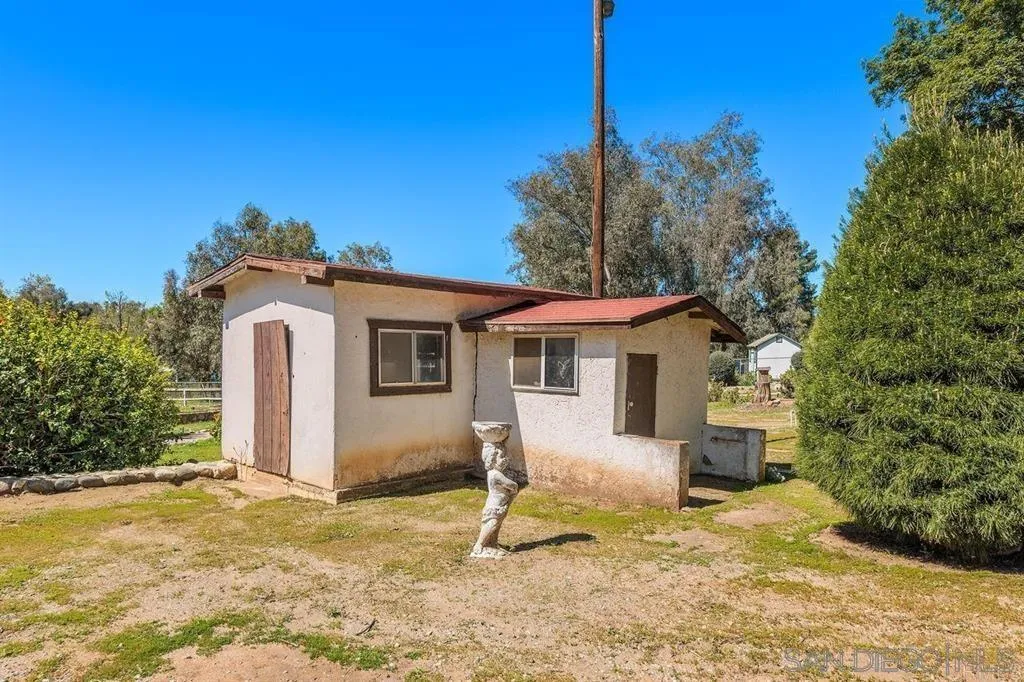 31600 Oak Glen Road Valley Center, CA 92082 - Photo 39 of 57