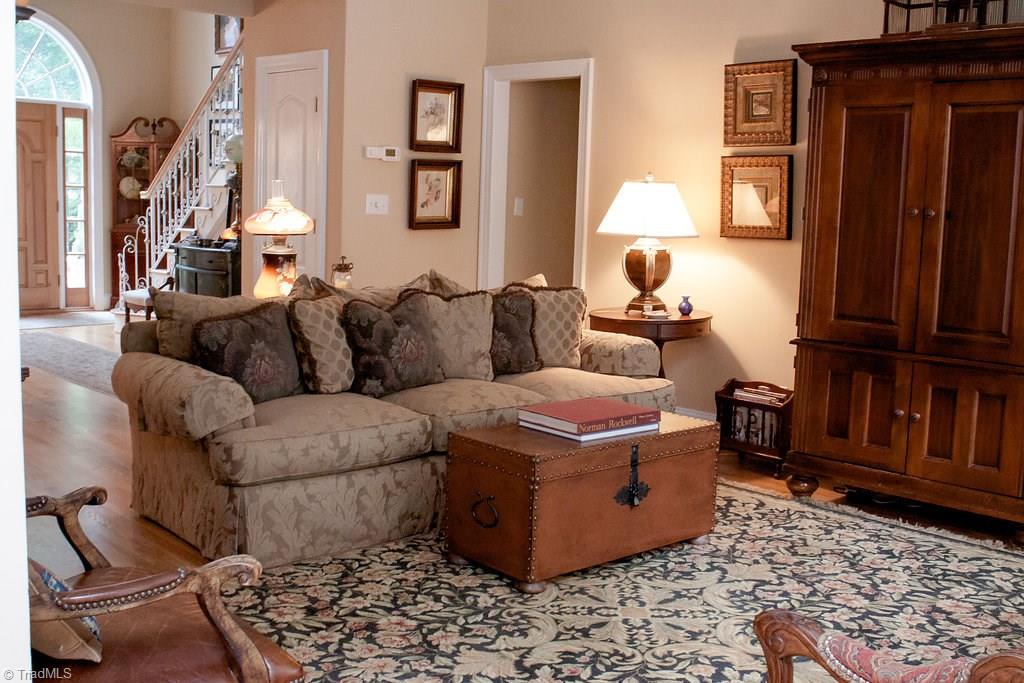 4109 Rockingham Road South Greensboro, NC 27407 - Photo 6 of 27 Living room.