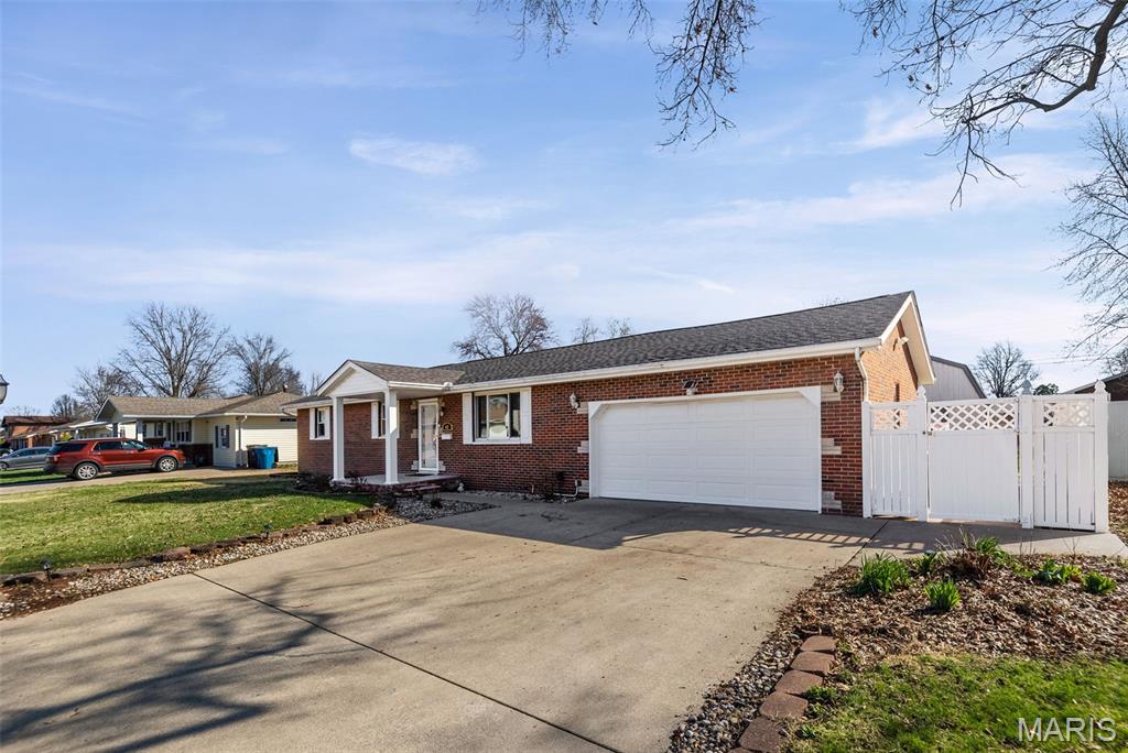437 South Walnut Street Bethalto, IL 62010 - Photo 3 of 27