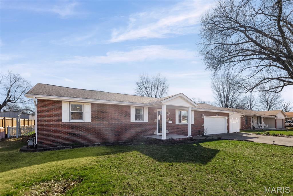 437 South Walnut Street Bethalto, IL 62010 - Photo 4 of 27