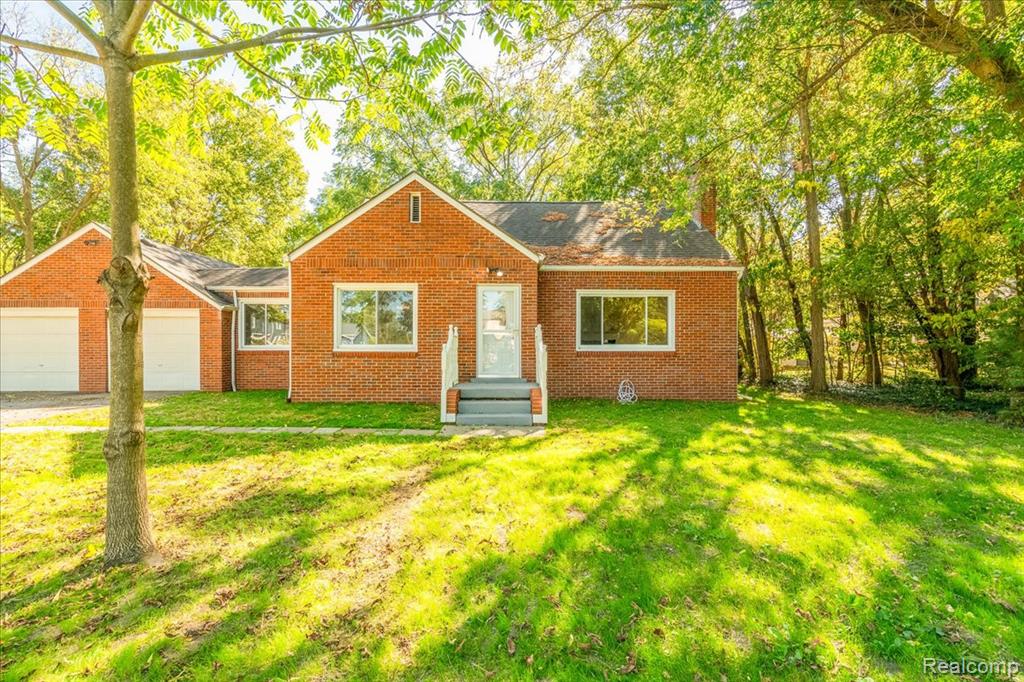 47049 Denton Road Belleville, MI 48111 - Photo 1 of 45 Gallery Image 1