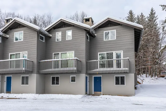 $430,000 | 8 Silver Birch Road, Unit 8, Winhall, VT 05340