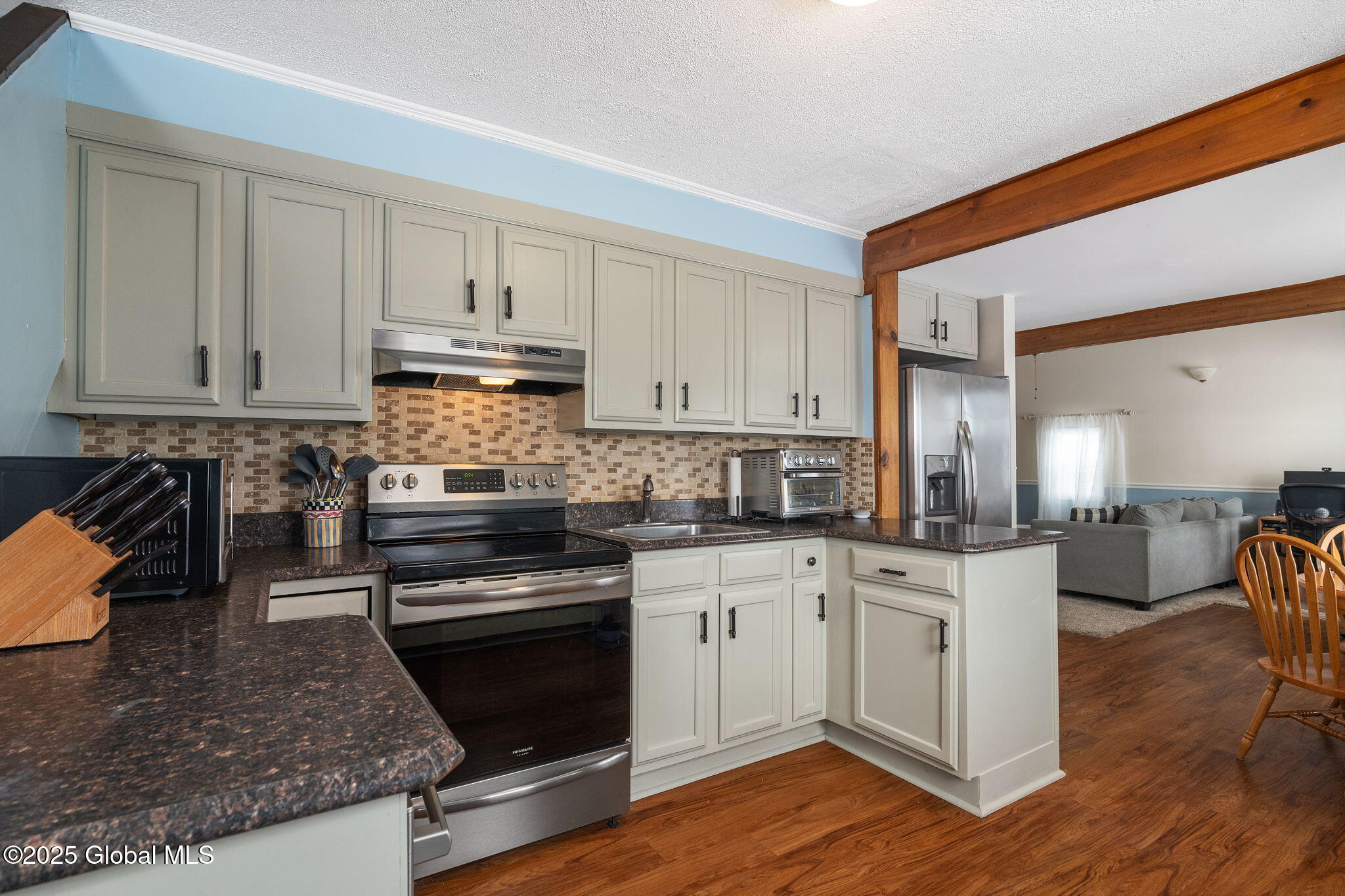 1008 Roberta Road Rotterdam, NY 12303 - Photo 6 of 42 11-1008RobertaRd_11