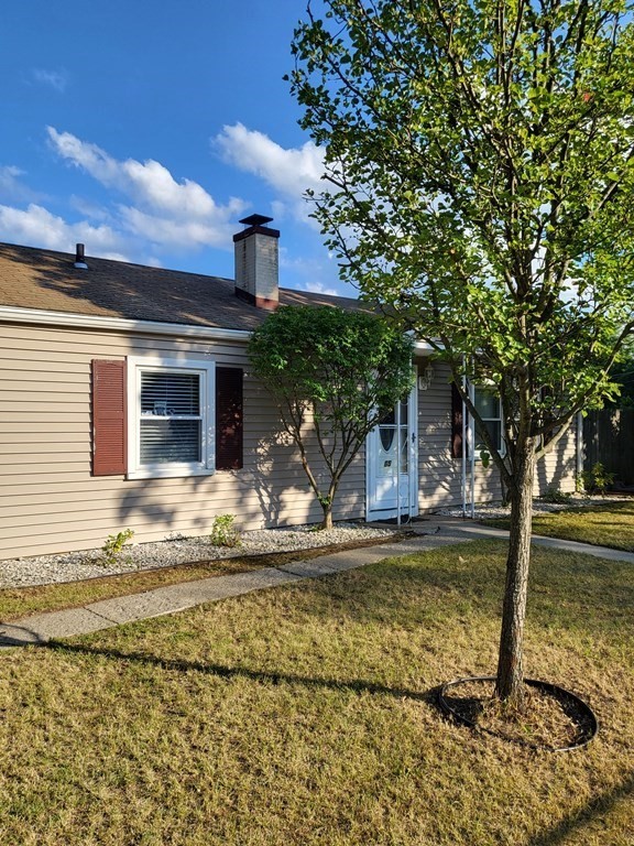 65 Pembroke Circle Springfield, MA 01104 - Photo 1 of 19