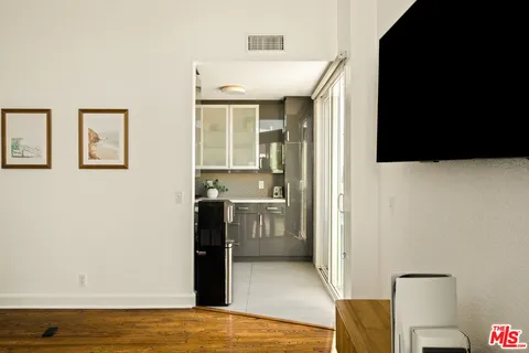 $709,000 | 1310 North Detroit Street, Unit 401, Los Angeles, CA 90046