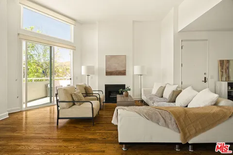 $709,000 | 1310 North Detroit Street, Unit 401, Los Angeles, CA 90046