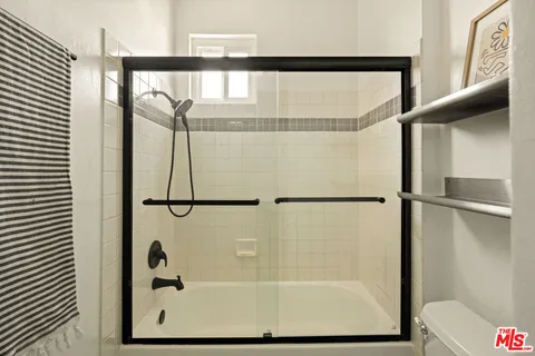 $709,000 | 1310 North Detroit Street, Unit 401, Los Angeles, CA 90046