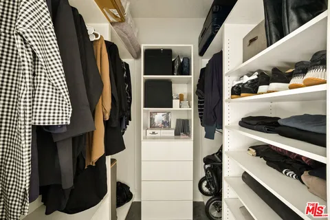 $709,000 | 1310 North Detroit Street, Unit 401, Los Angeles, CA 90046