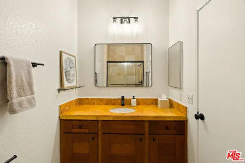 $709,000 | 1310 North Detroit Street, Unit 401, Los Angeles, CA 90046