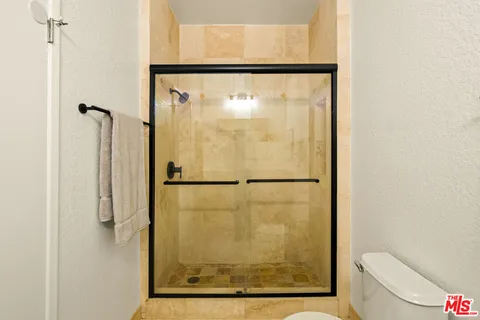 $709,000 | 1310 North Detroit Street, Unit 401, Los Angeles, CA 90046