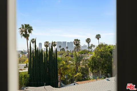 $709,000 | 1310 North Detroit Street, Unit 401, Los Angeles, CA 90046