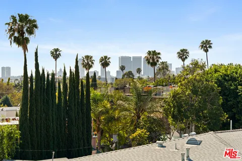 $709,000 | 1310 North Detroit Street, Unit 401, Los Angeles, CA 90046