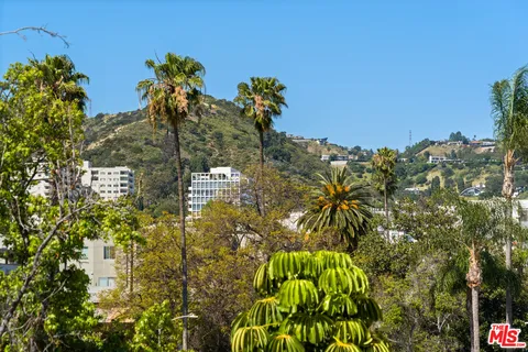 $709,000 | 1310 North Detroit Street, Unit 401, Los Angeles, CA 90046