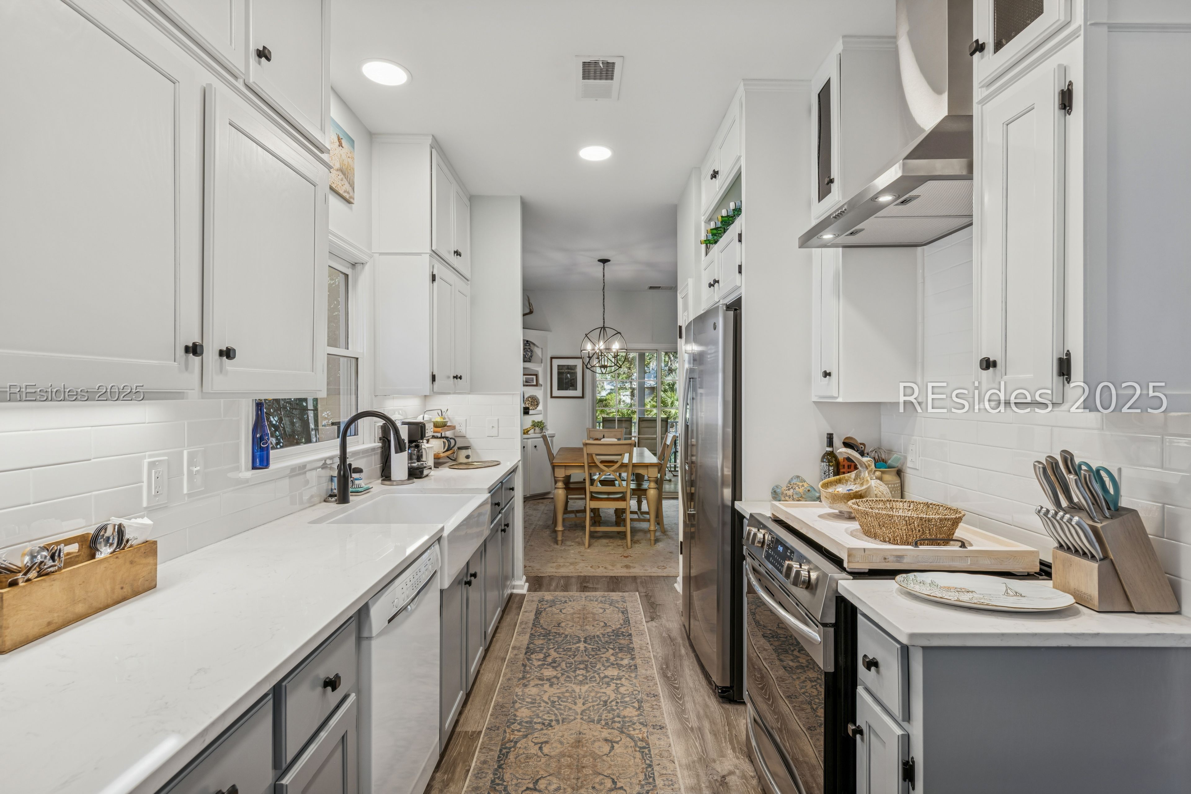 32 Wax Myrtle Court Hilton Head Island, SC 29926 - Photo 24 of 95 Kitchen/Breakfast Area
