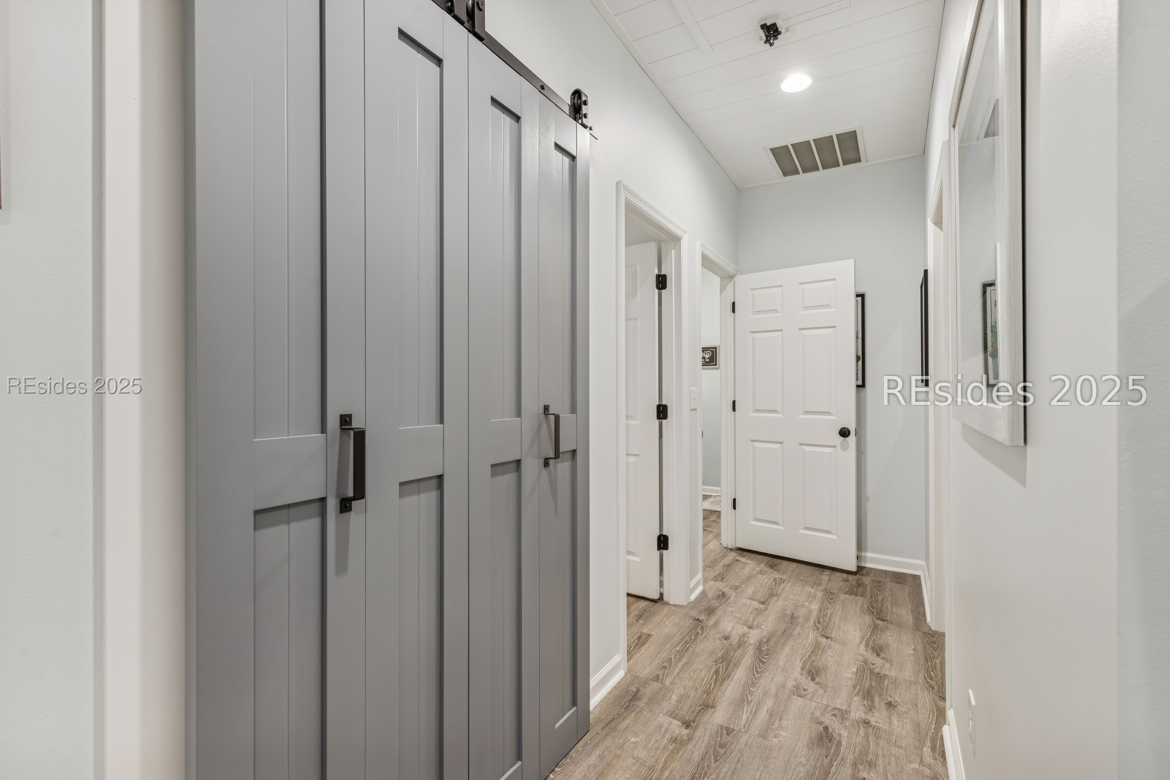 32 Wax Myrtle Court Hilton Head Island, SC 29926 - Photo 37 of 95 Hallway