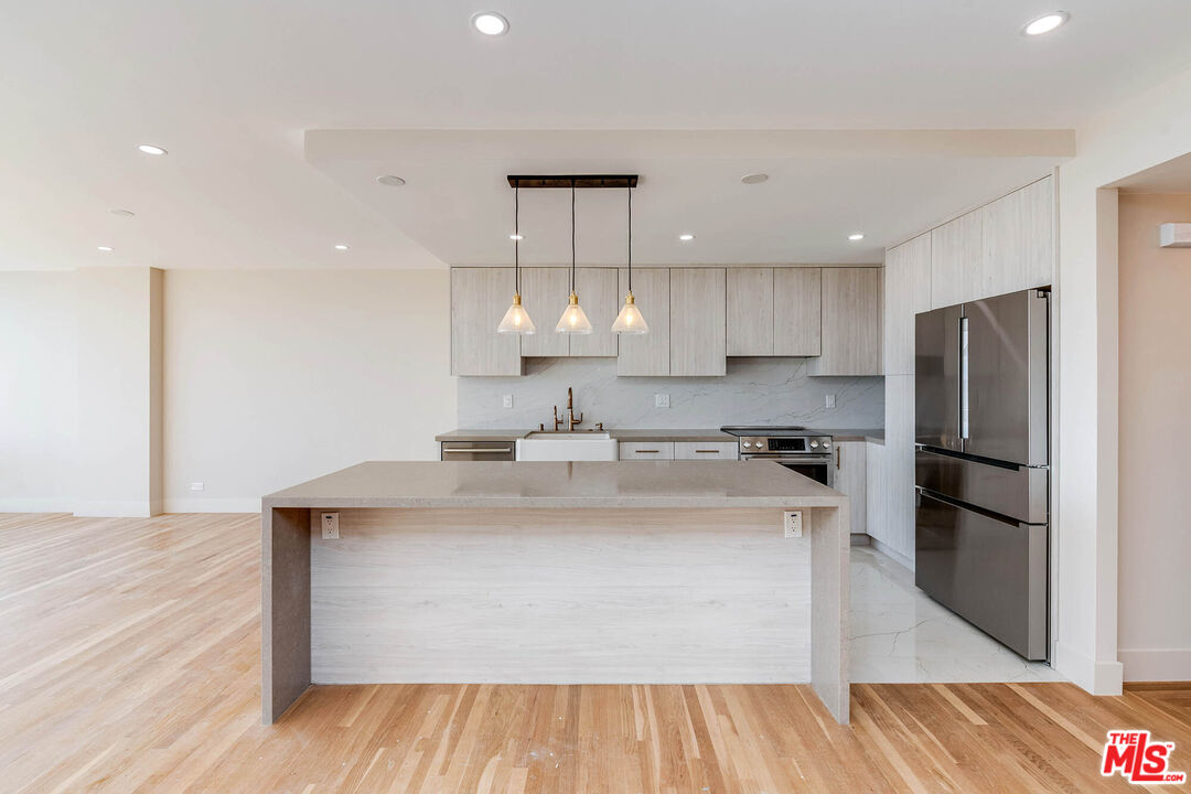 2222 Avenue Of The Stars, Unit 1701 Los Angeles, CA 90067 - Photo 4 of 35