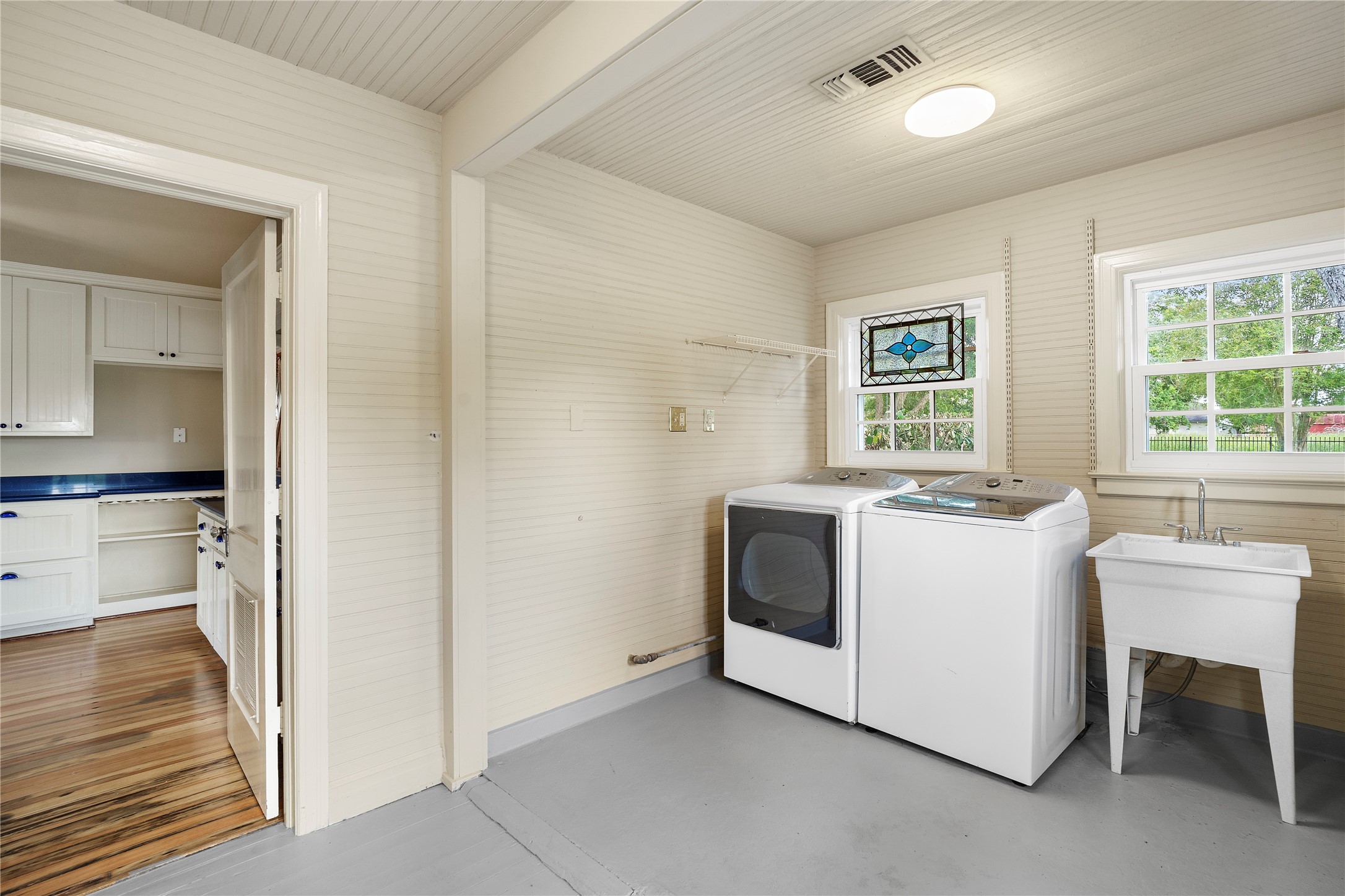 9827 FM 2759 Road Richmond, TX 77469 - Photo 22 of 50 a kitchen with a stove and a refrigerator