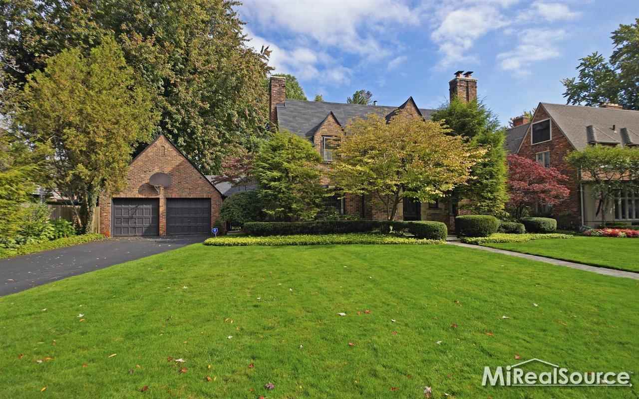 126 Moran Road Grosse Pointe Farms, MI 48236 - Photo 1 of 29