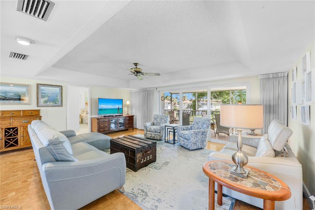 261 Memory Lane, Unit 4 Naples, FL 34112 - Photo 4 of 18 Gallery Image 4