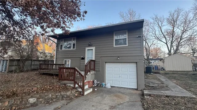 $155,000 | 18407 Lexington Road, Independence, MO 64058