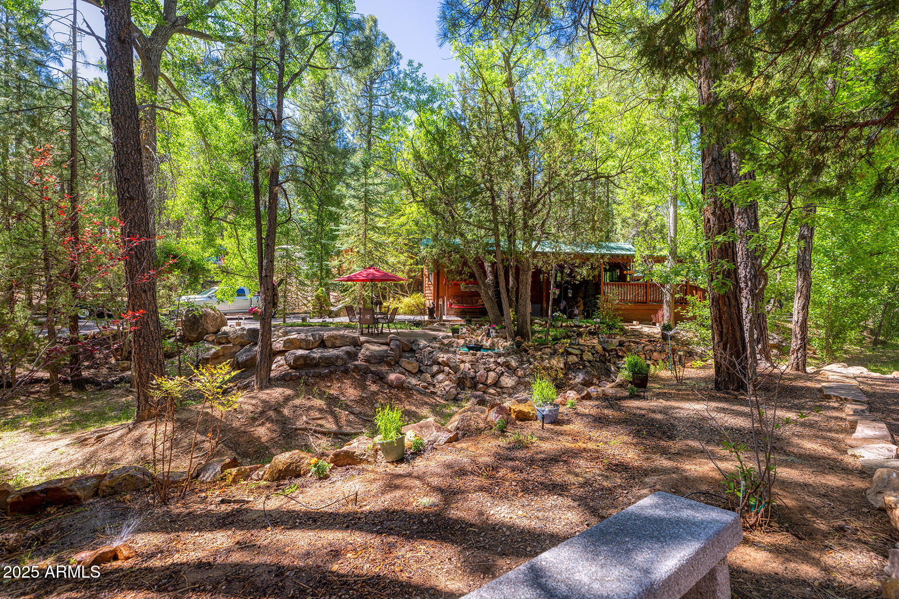 2140 Horseshoe Loop Show Low, AZ 85901 - Photo 22 of 35 Sitting Area & Grounds
