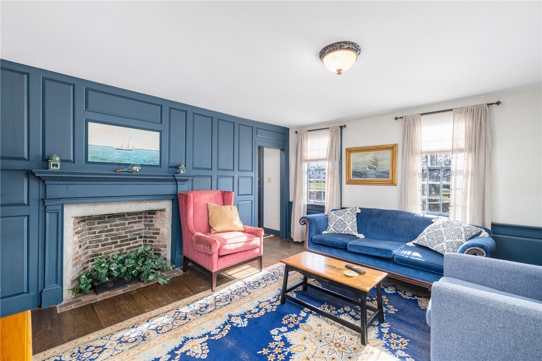 31 Bridge Street Newport, RI 02840 - Photo 17 of 50