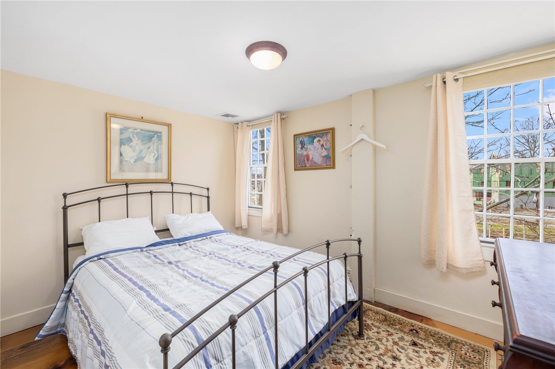 31 Bridge Street Newport, RI 02840 - Photo 34 of 50