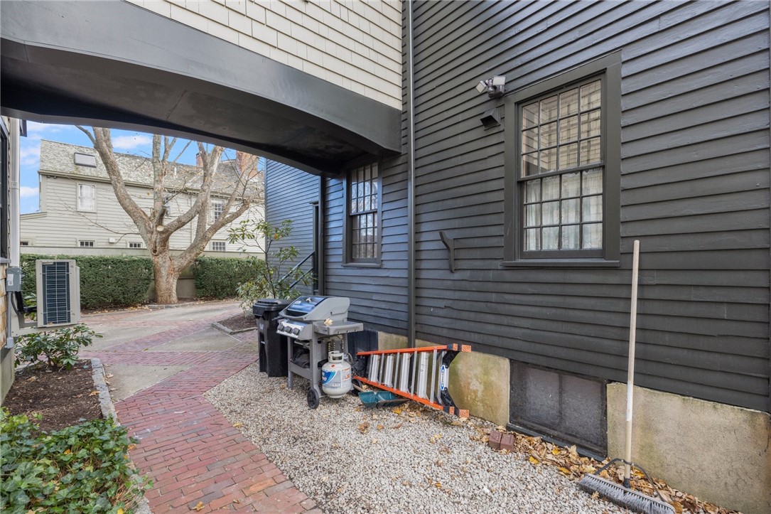 31 Bridge Street Newport, RI 02840 - Photo 40 of 50