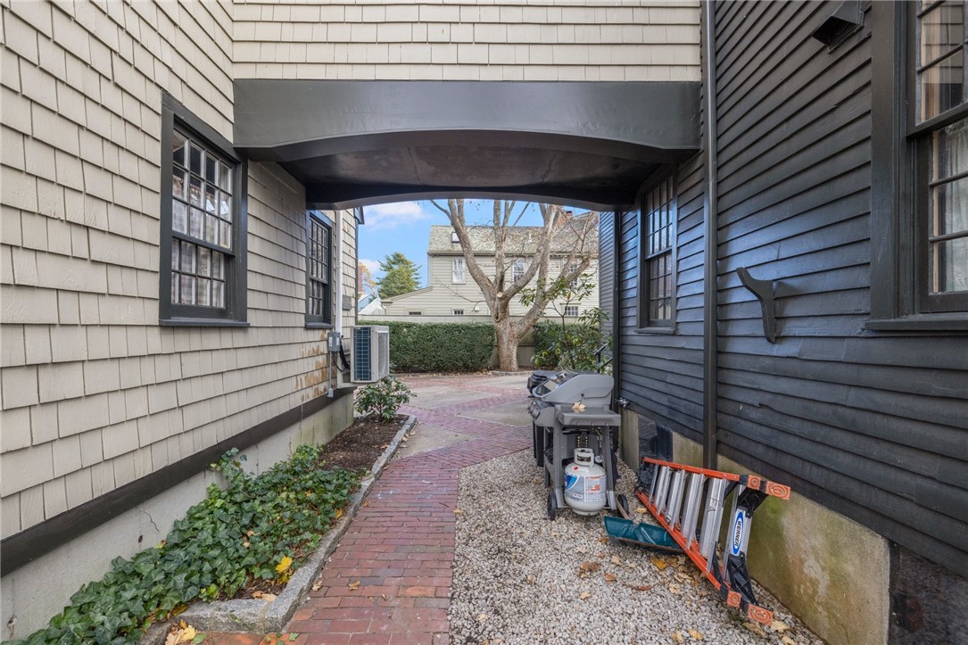 31 Bridge Street Newport, RI 02840 - Photo 42 of 50