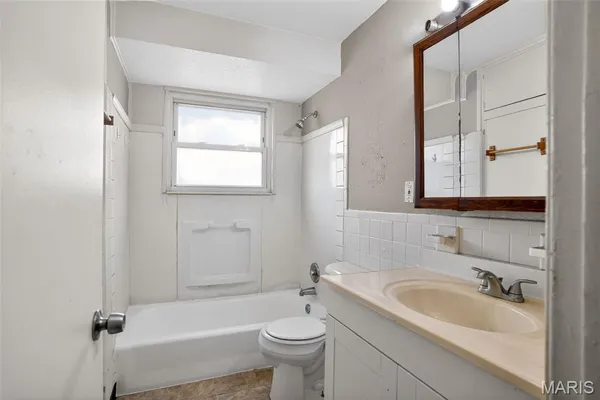 $99,900 | 2240 Kerwin Drive, St. Louis, MO 63136