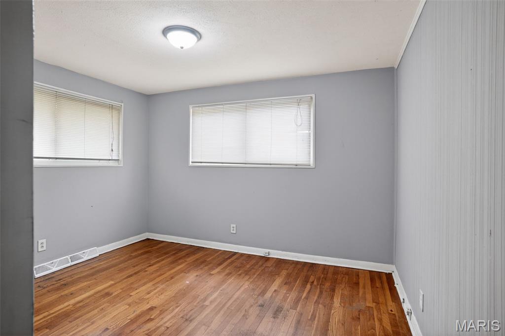 2240 Kerwin Drive St. Louis, MO 63136 - Photo 9 of 33