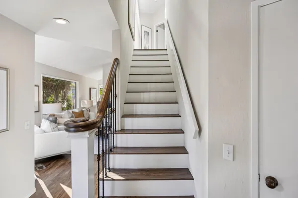 a view of entryway and workspace