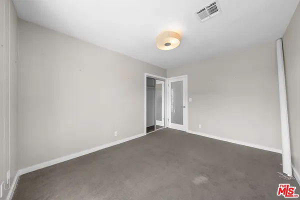 an empty room with a empty space