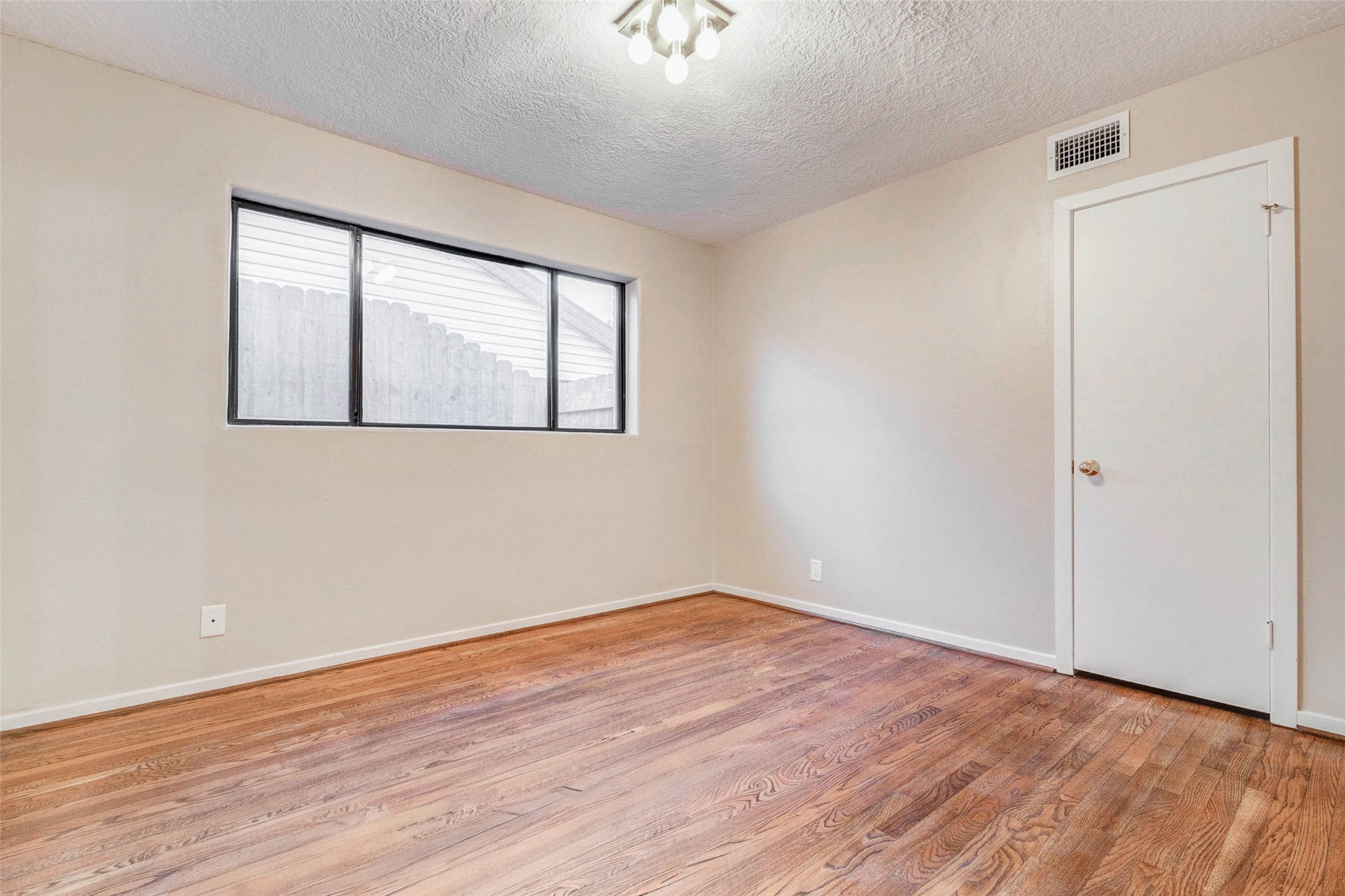 9650 Val Verde Street Houston, TX 77063 - Photo 20 of 50