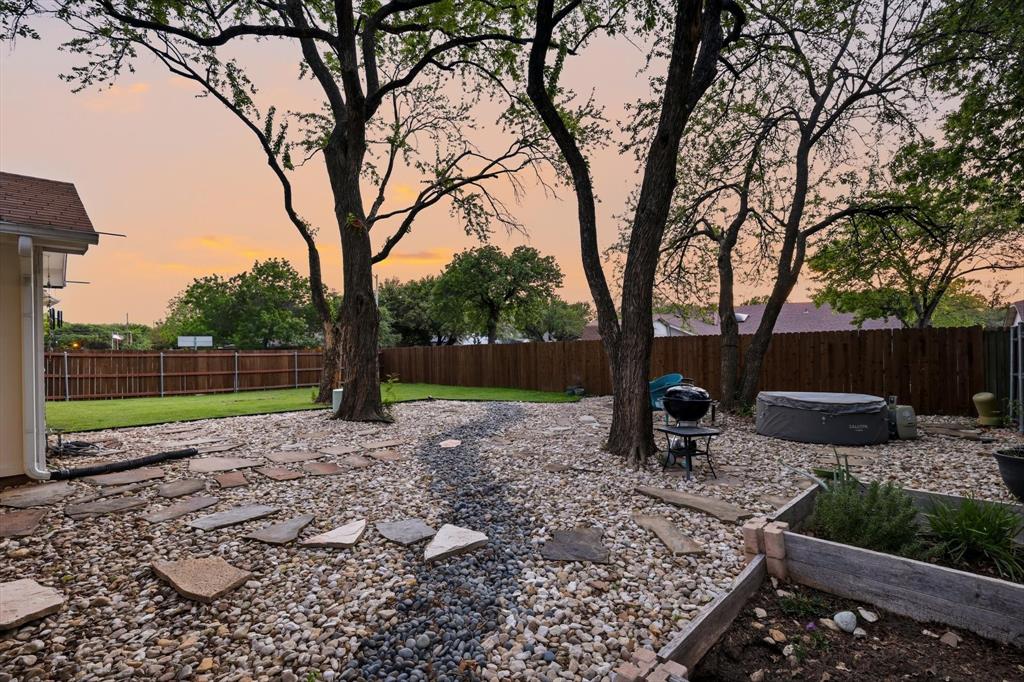 2413 Meadow View Bedford, TX 76021 - Photo 37 of 39