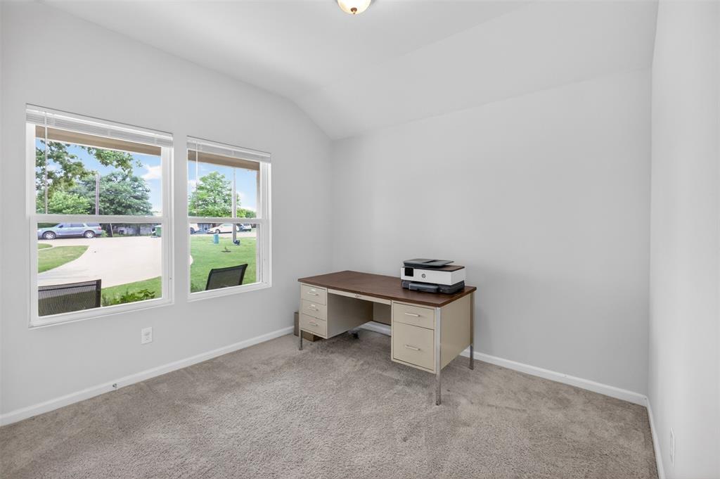 901 East 3rd Street Springtown, TX 76082 - Photo 15 of 38