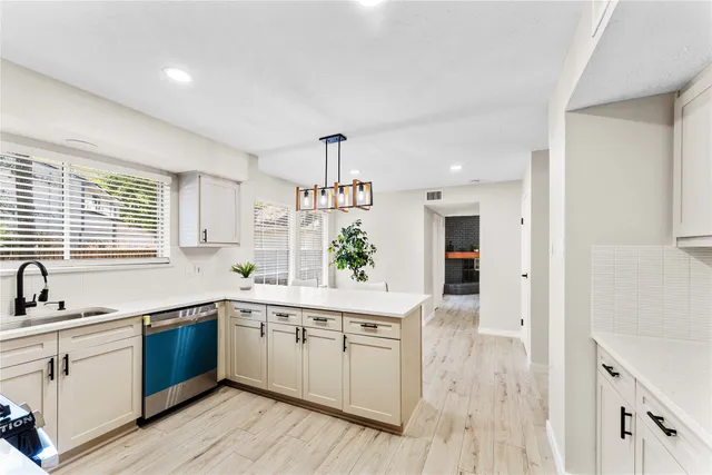 $479,900 | 3 Ridgeline Court, The Woodlands, TX 77381