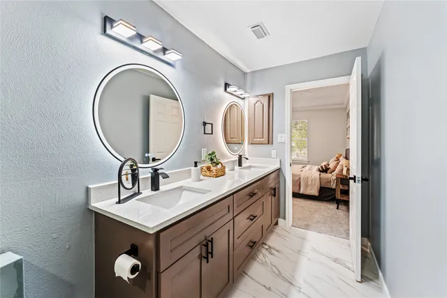 $479,900 | 3 Ridgeline Court, The Woodlands, TX 77381