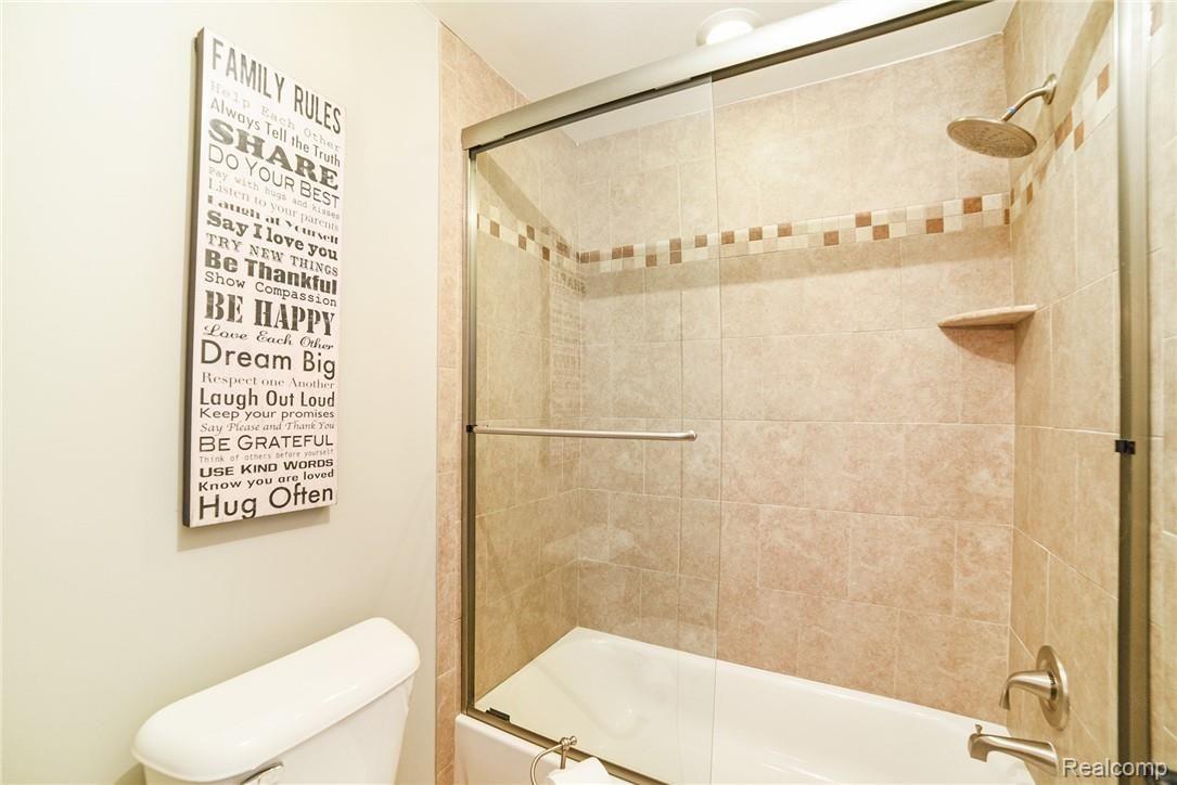 468 Kennebunk Drive Rochester, MI 48306 - Photo 18 of 25 DSC_0978-1.jpg