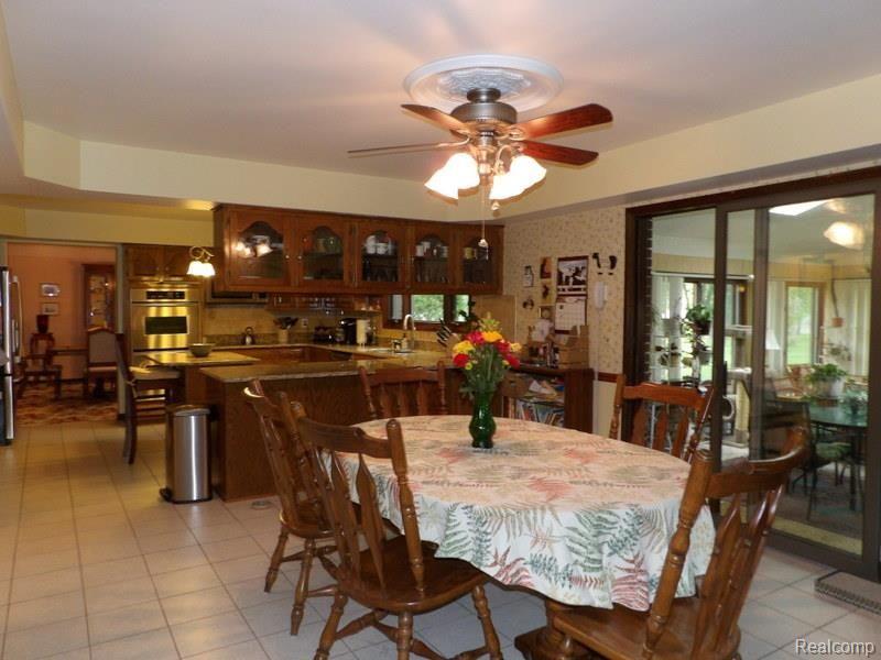 13710 Reeck Road Southgate, MI 48195 - Photo 29 of 63 100_3009.jpg