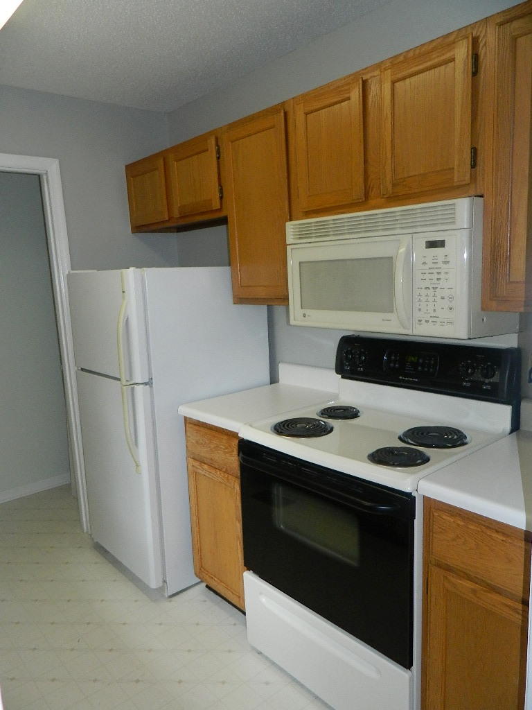 23 Anderson Road Ringgold, GA 30736 - Photo 17 of 36 Kitchen