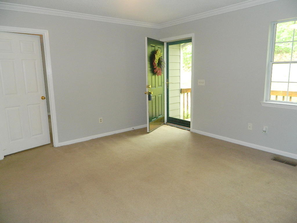 23 Anderson Road Ringgold, GA 30736 - Photo 5 of 36 Living Room