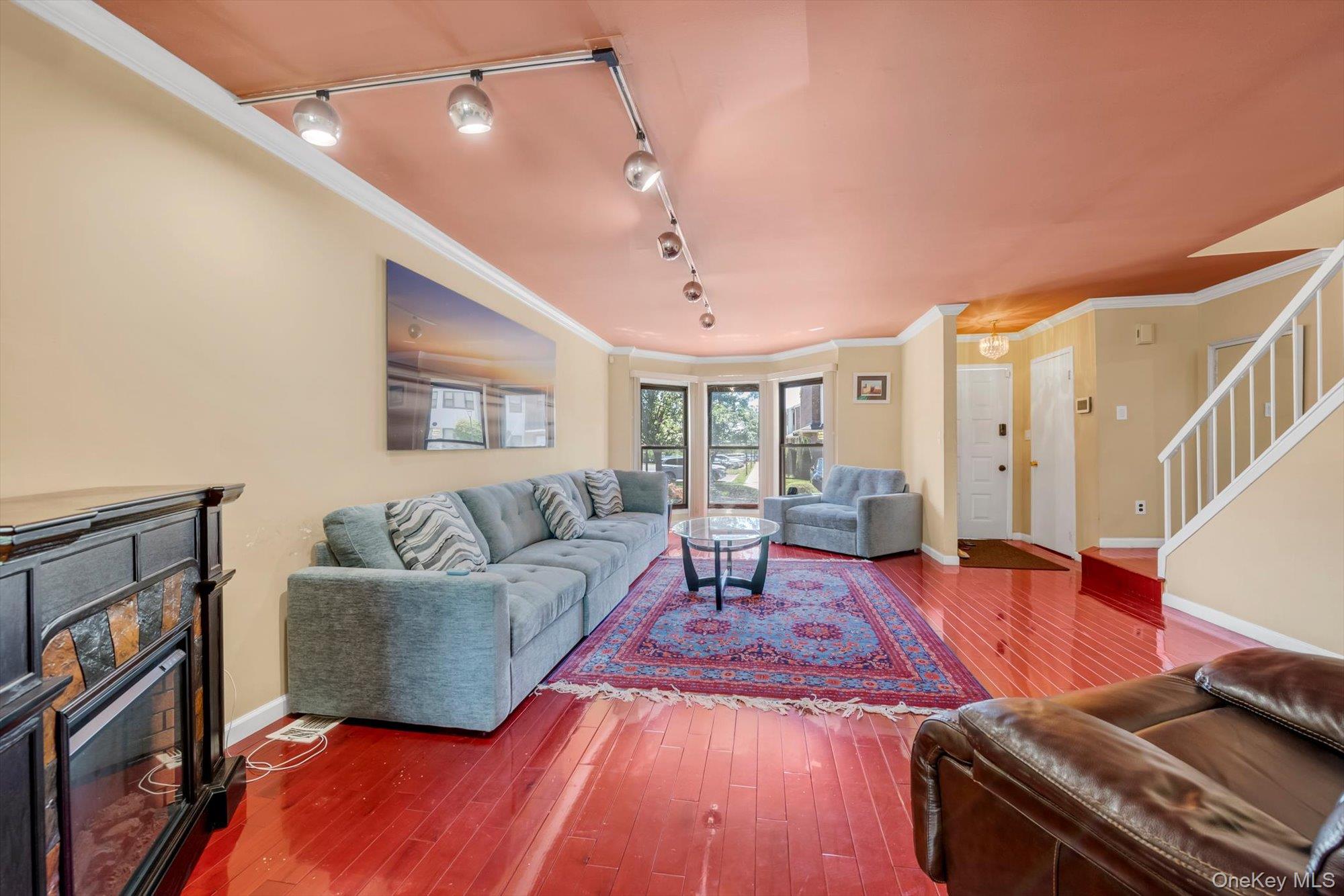 14 Vanderbilt Way, Unit 14 Valley Stream, NY 11581 - Photo 2 of 16