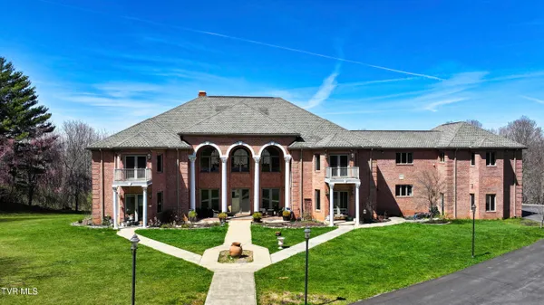 $1,699,999 | 900 Tanager Drive, Bluefield, VA 24605