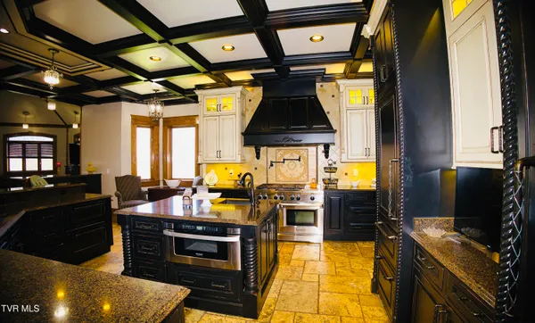 $1,699,999 | 900 Tanager Drive, Bluefield, VA 24605
